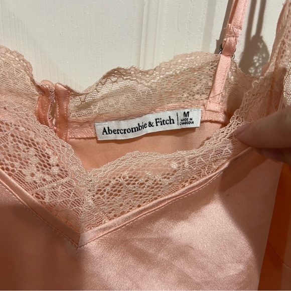 Abercrombie and Fitch Lace trim Silky Satin Camisole m - Picture 4 of 5